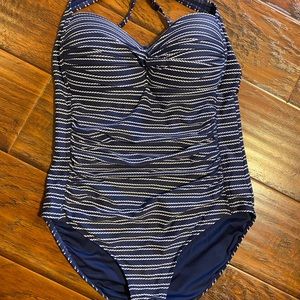 Ladies bathing suit